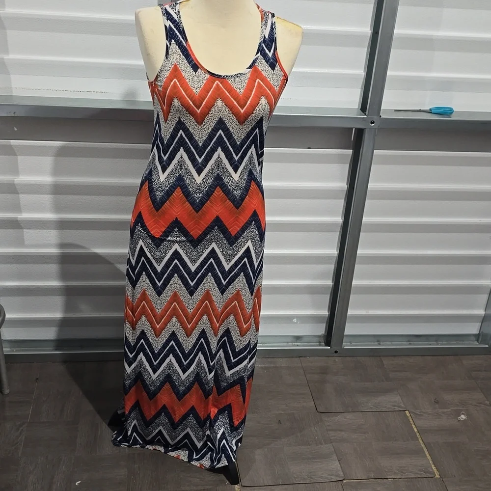 Mlle Gabrielle Chevron Patterened Floor‎ Lenth  Dress Size Small